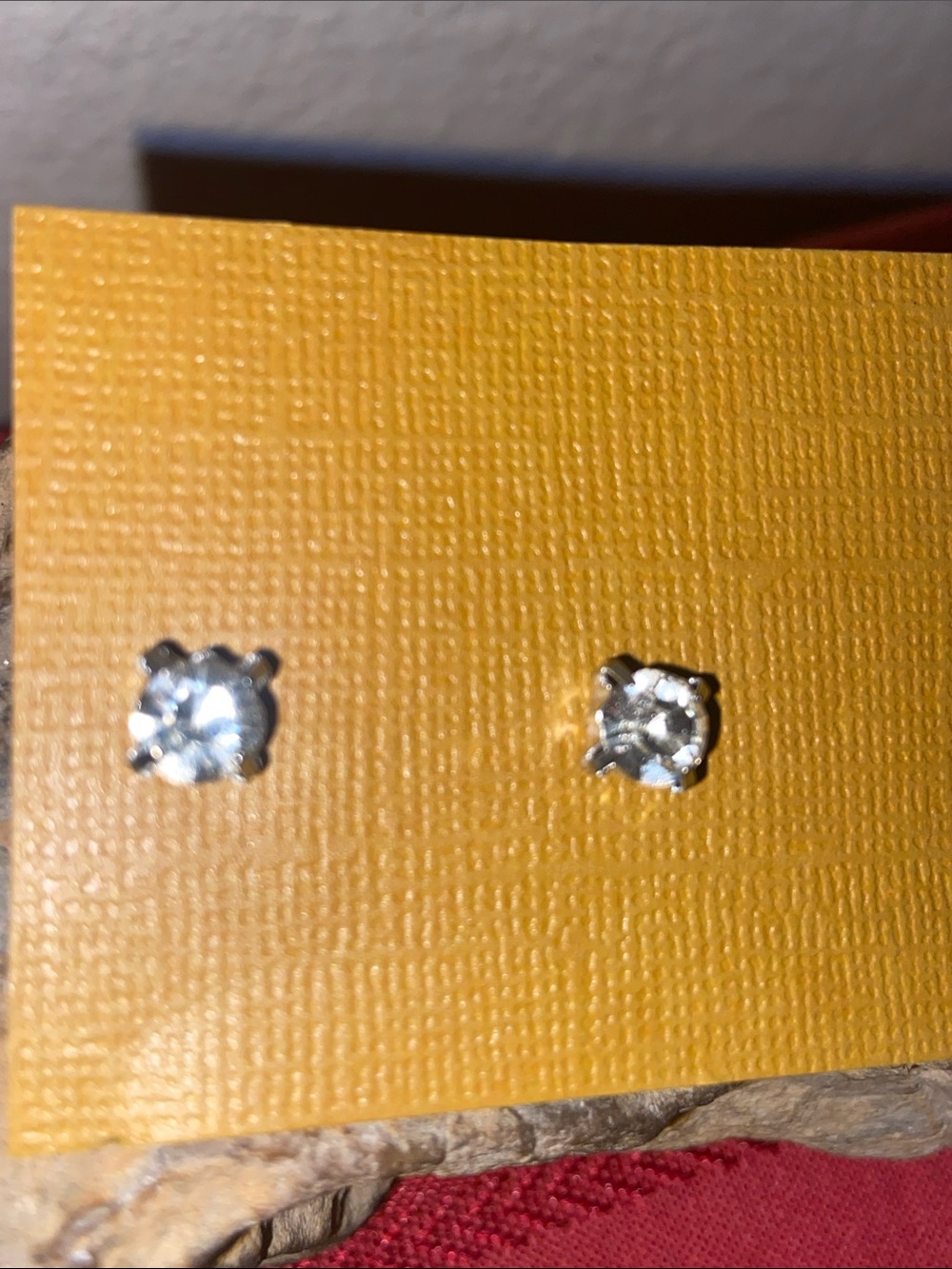 5/$10❤️❤️❤️Vintage Glass Rhinestone Stud Earrings
